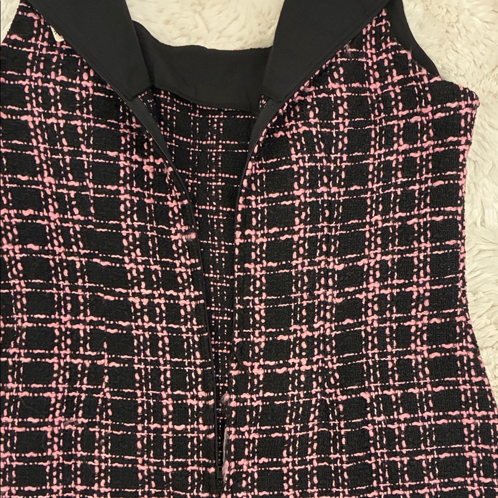 Elegant Tweed Mini Dress in Pink and Black - Picture 5 of 5